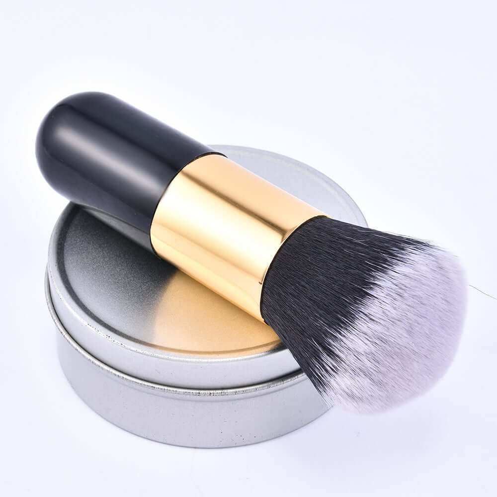 Chubby Face Makeup Brush with soft bristles and portable design, ideal for smooth, poreless coverage.