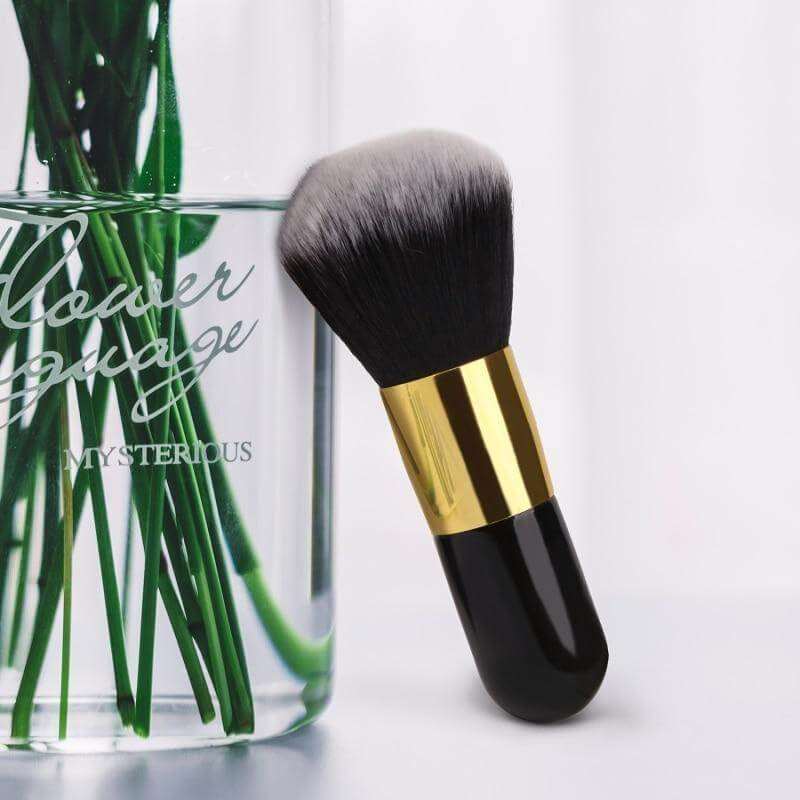 Chubby Face Makeup Brush with soft bristles and ergonomic handle for seamless foundation application.